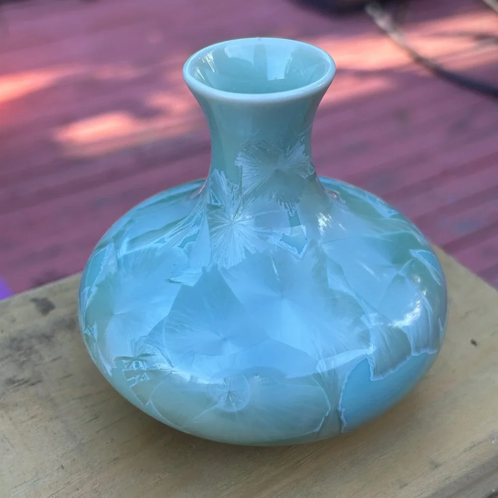 Kinmen Taiwan Crystalline Glaze Porcelain Vase 4.25